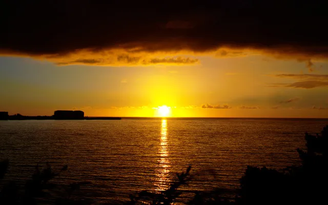 アカティーダ・バンタ 夕日の丘（沖縄・恩納村）
